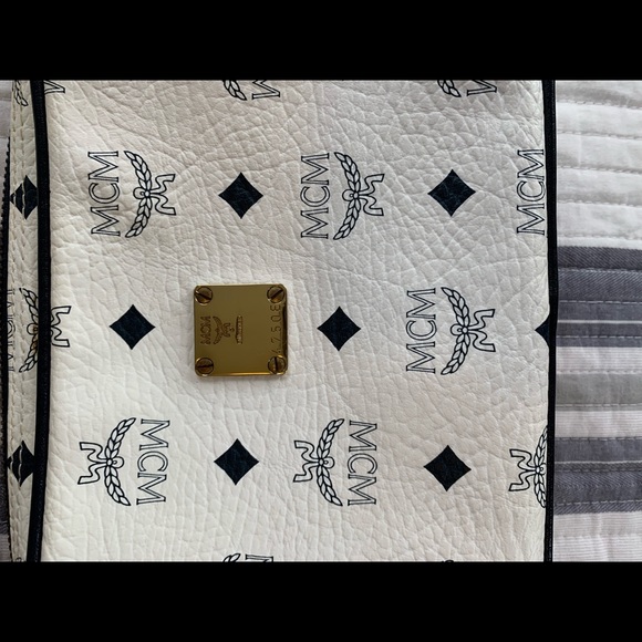 MCM Clutch Purse - Picture 5 of 5